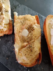 Tartines au Camembert et tartines au maroilles